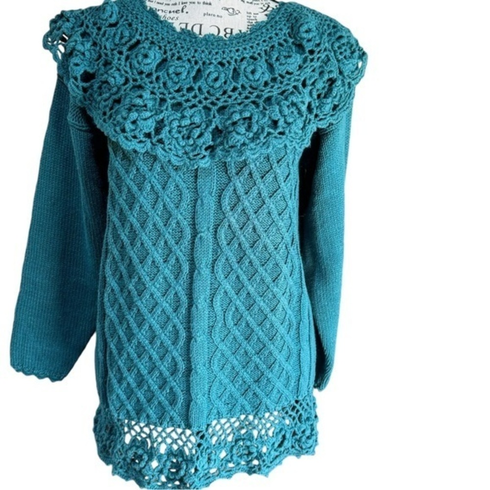 CAROLINA COLOURS Elegant crochet cardigan Pattern Copyright ‎ Teal Green size S